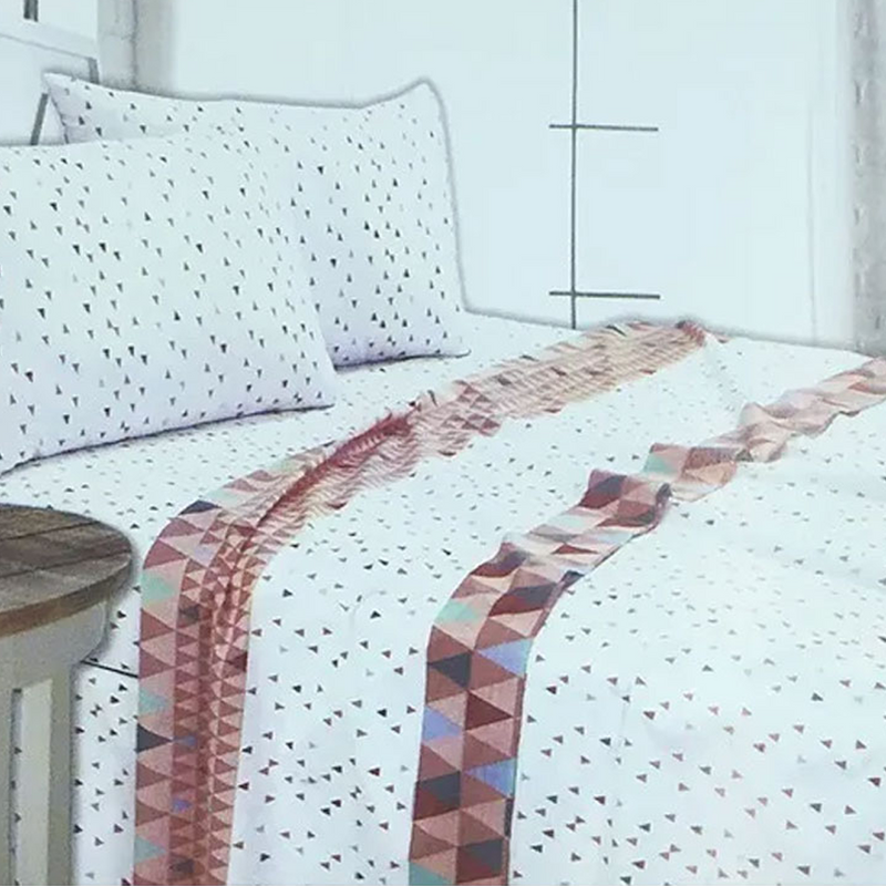JUEGO DE SÁBANAS ZARINA COLLECTION 1,5 PLAZA – ESTAMPADA CELESTE BEIGE – ZAHR.